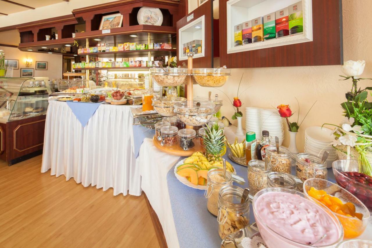 Themen Hotel Terrassen Cafe บาดมุนดาร์อัมไดส์เทอร์ ภายนอก รูปภาพ
