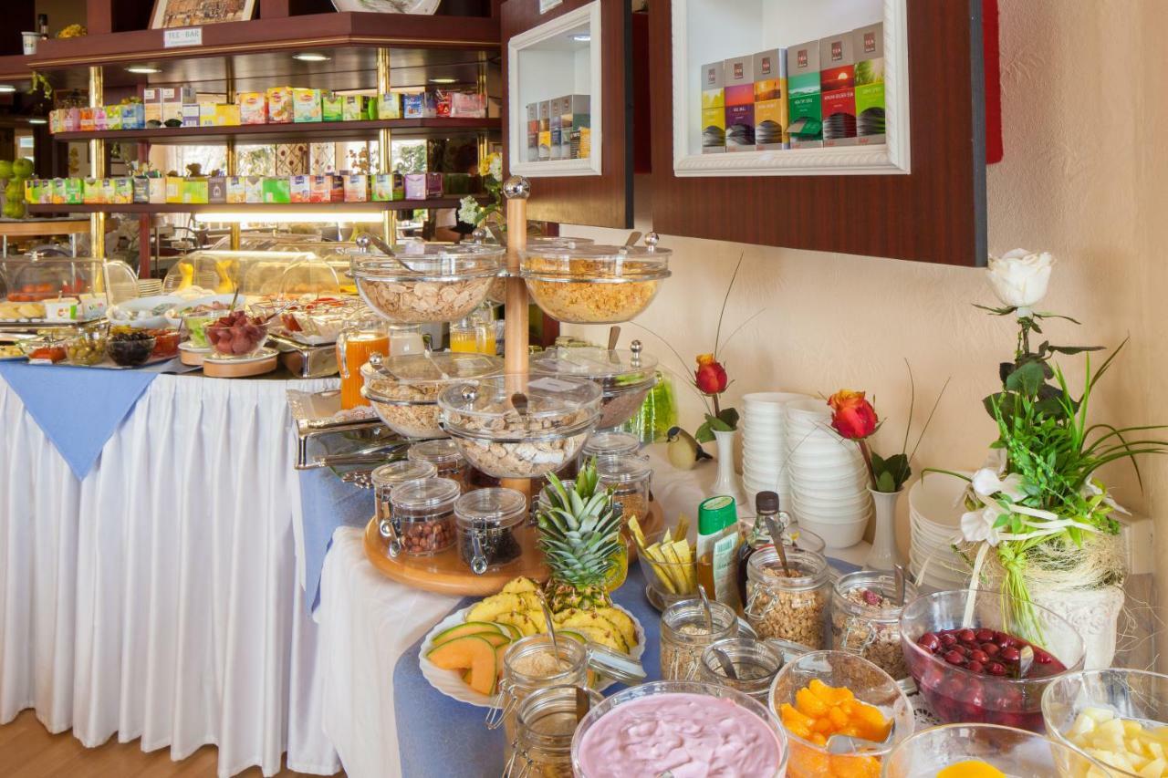 Themen Hotel Terrassen Cafe บาดมุนดาร์อัมไดส์เทอร์ ภายนอก รูปภาพ